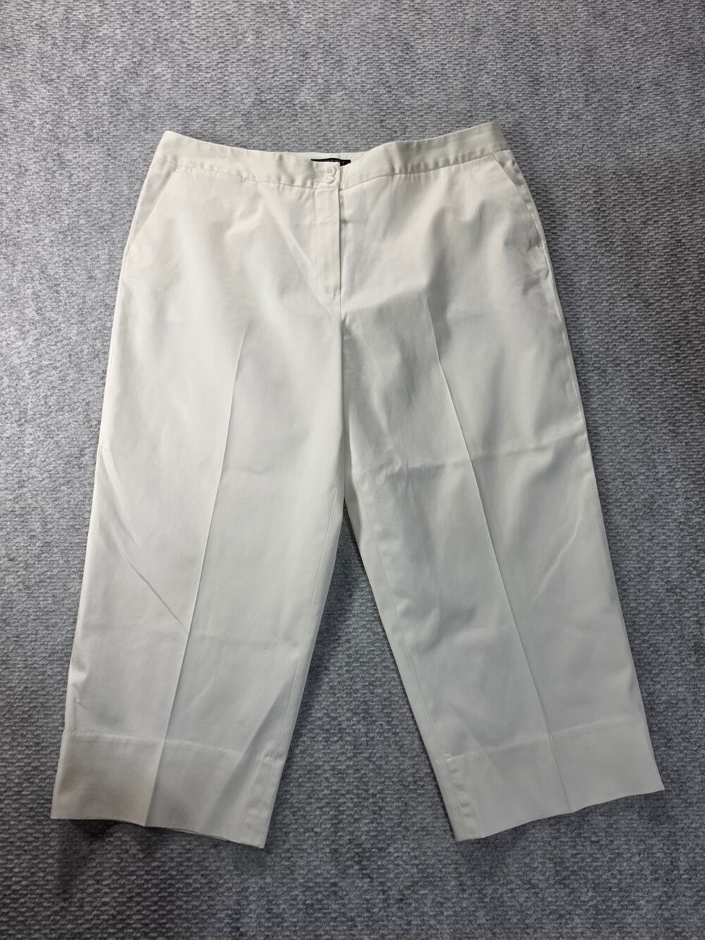 Foxcroft Pants Womens 18 White Non Iron Cropped Ankle Capris Side Slit Coastal